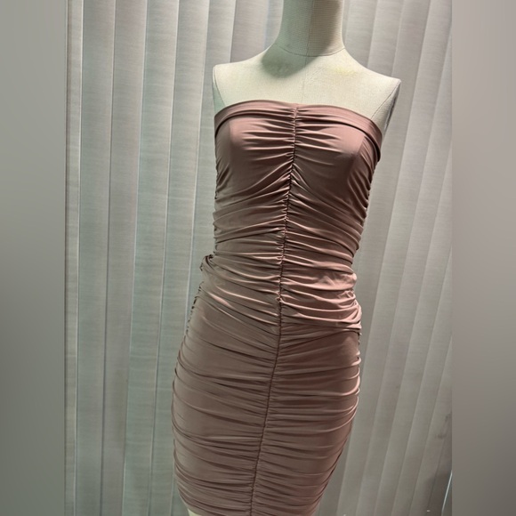 SOLDADO🌸AMTIOUS ruched dress ✨ - Picture 7 of 7